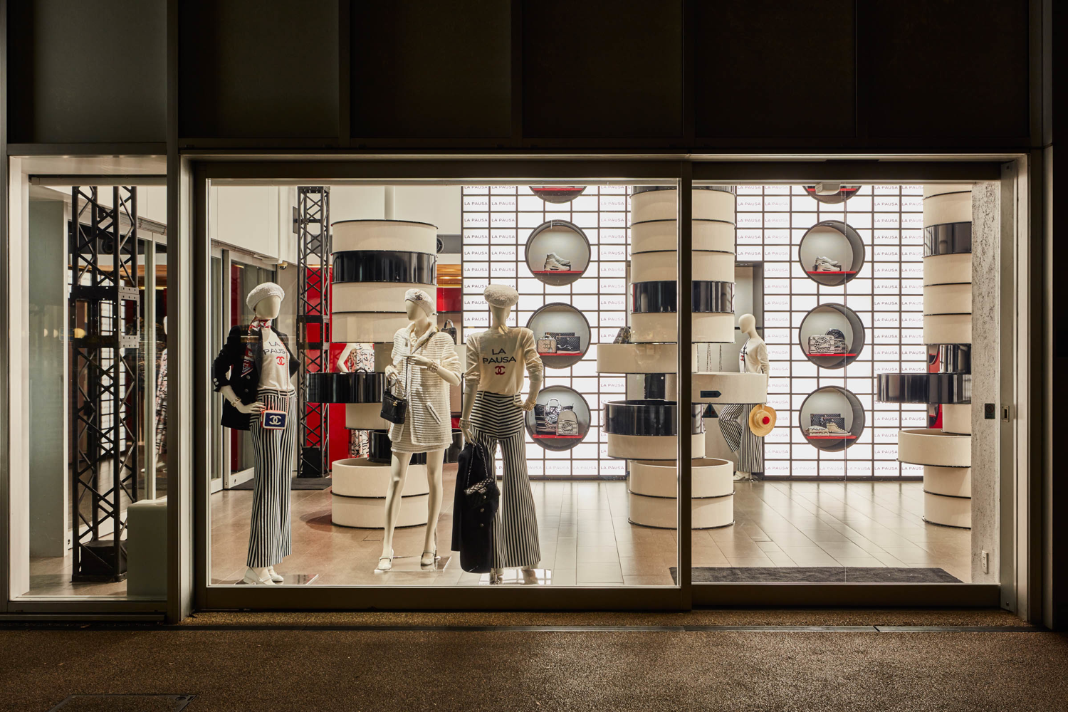 Tokyo: Chanel pop-up store