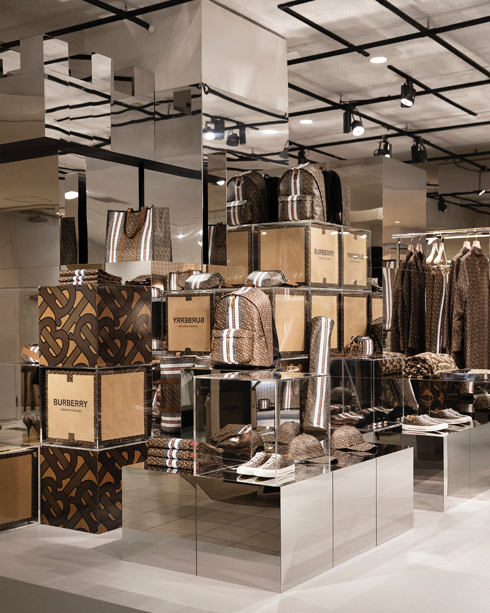 Tokyo: Burberry pop-up store – superfuture®