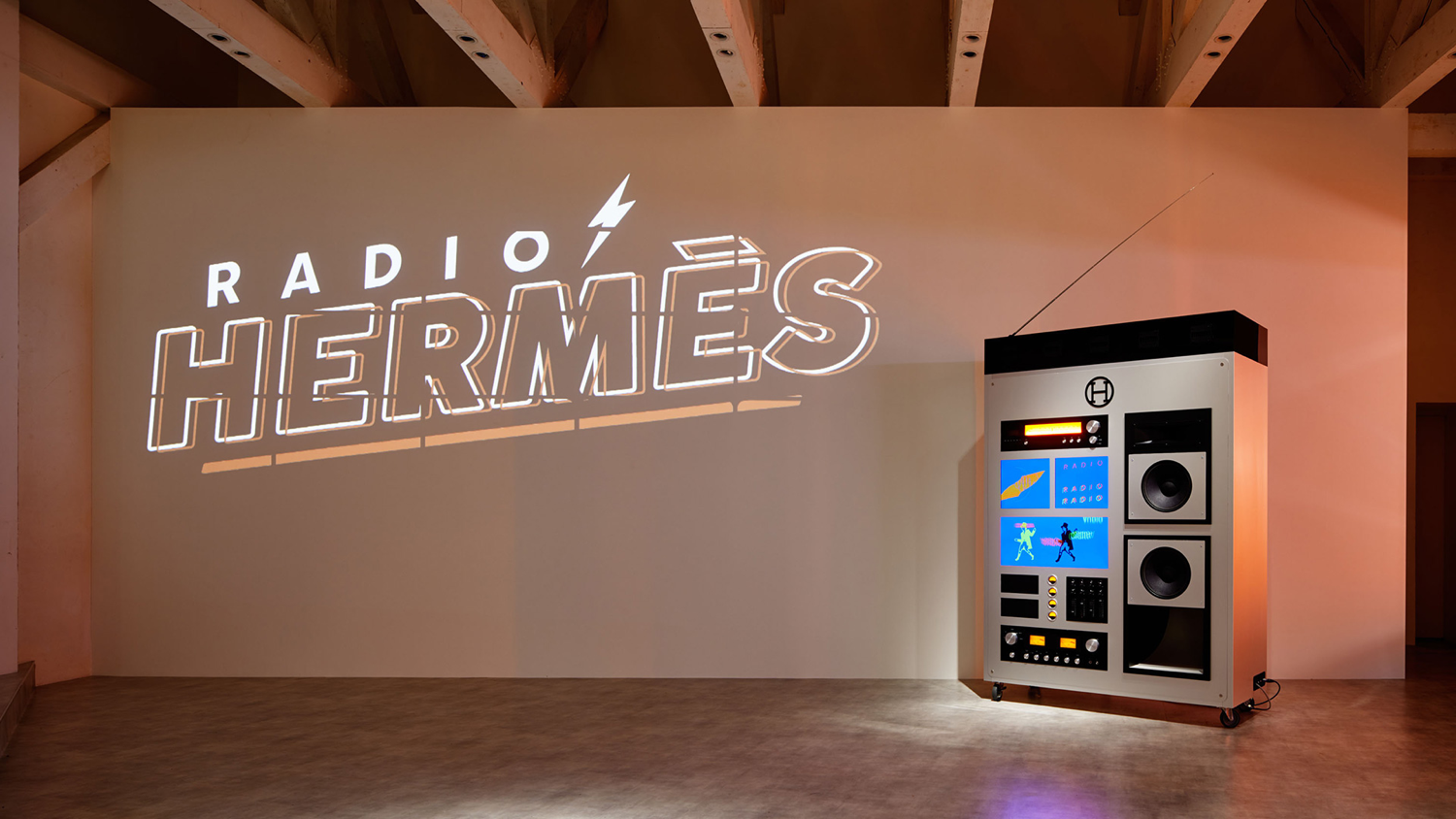 Tokyo: Radio Hermès – superfuture®