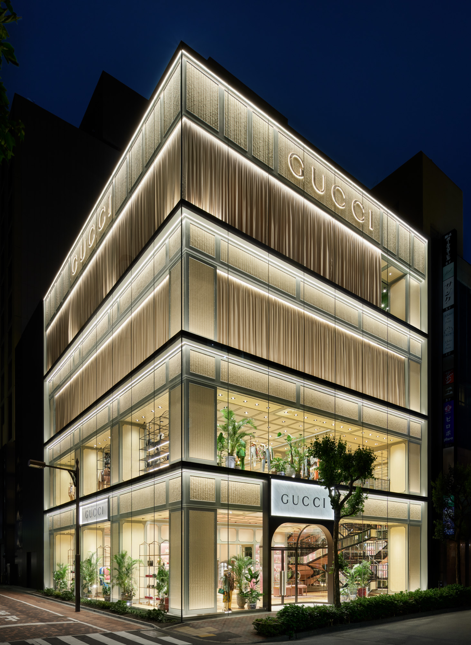 Tokyo: flagship store opening