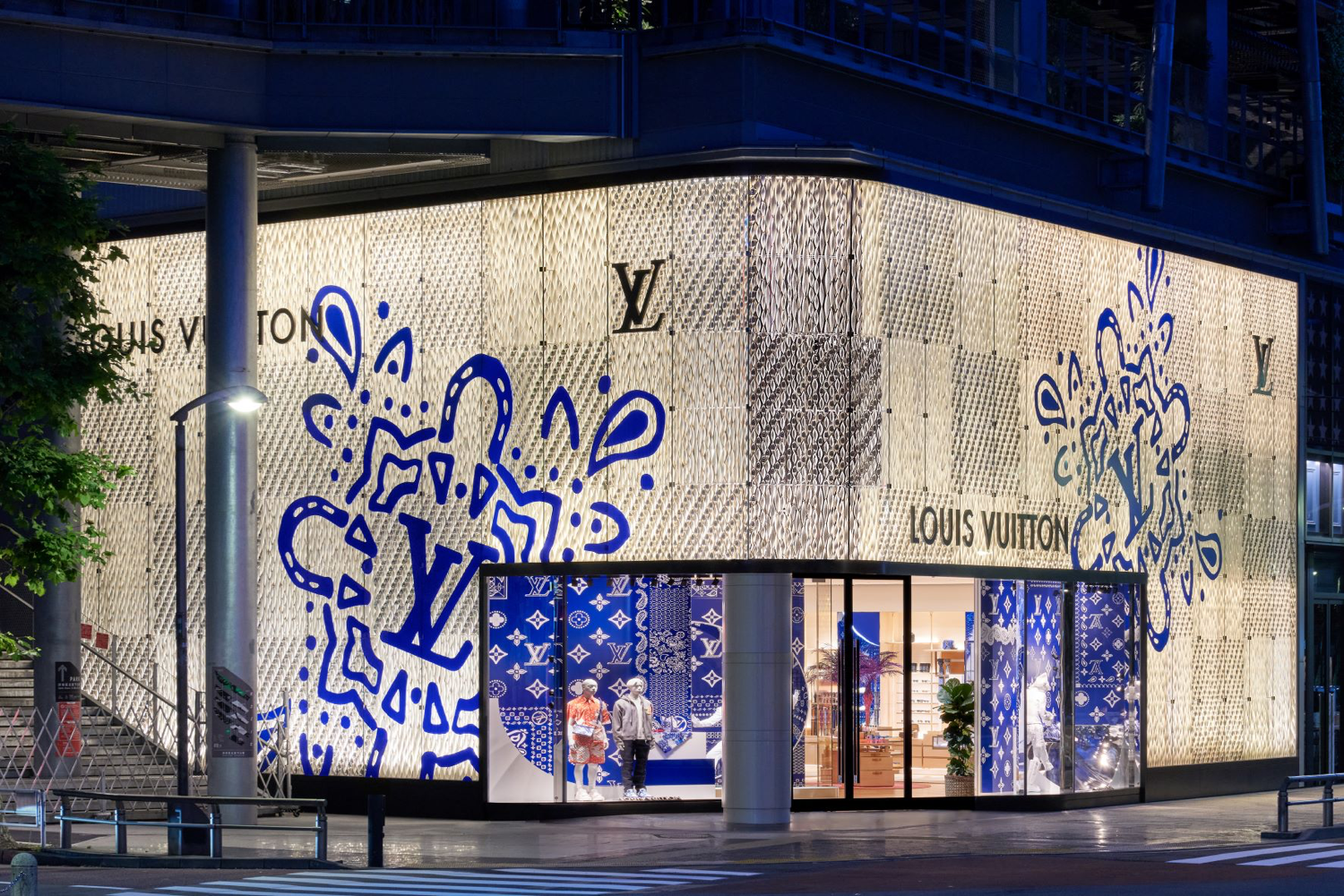 Louis Vuitton Opens Its Largest Men's Store Yet – Visual