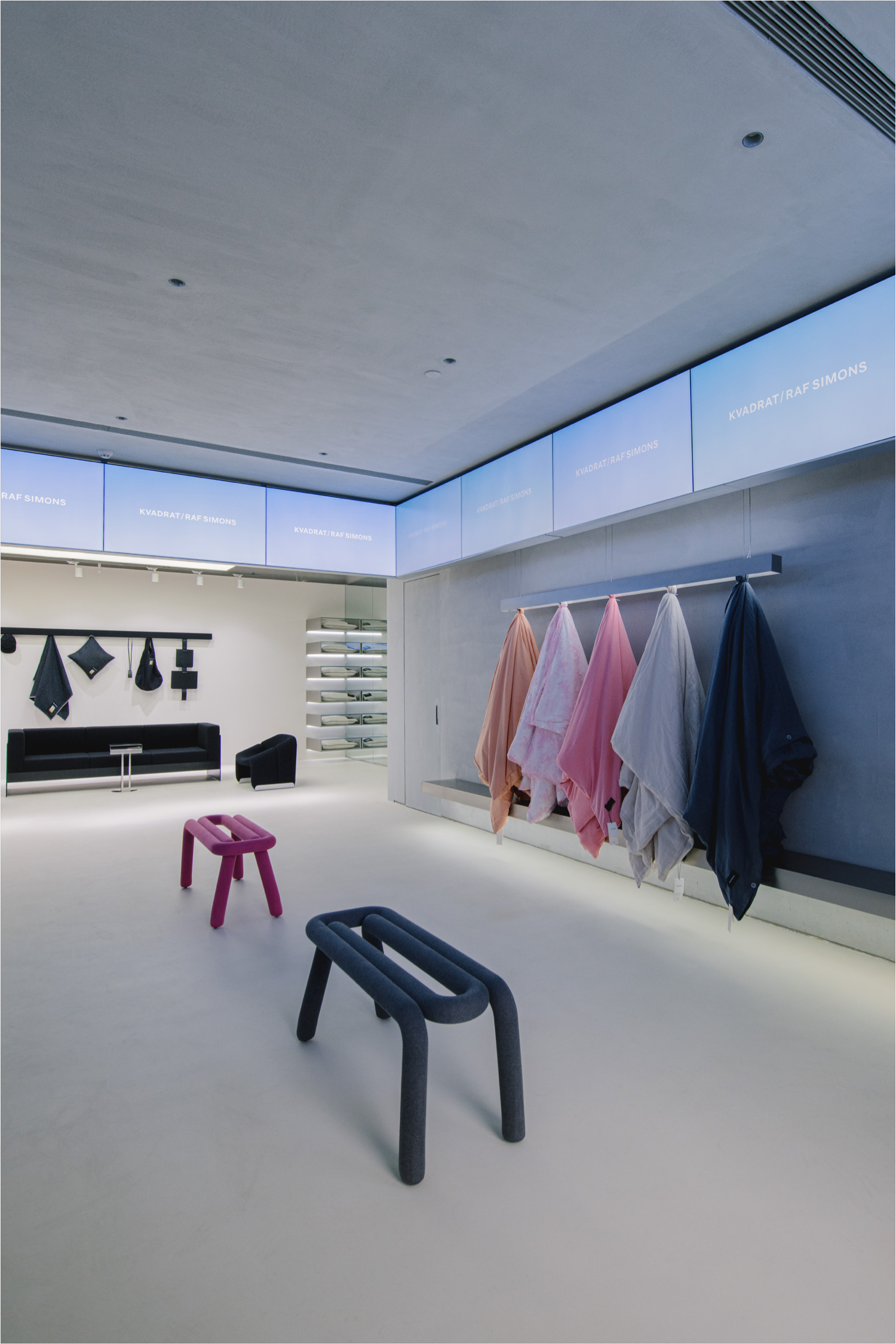 Louis Vuitton Boutique (store interior) photo 307